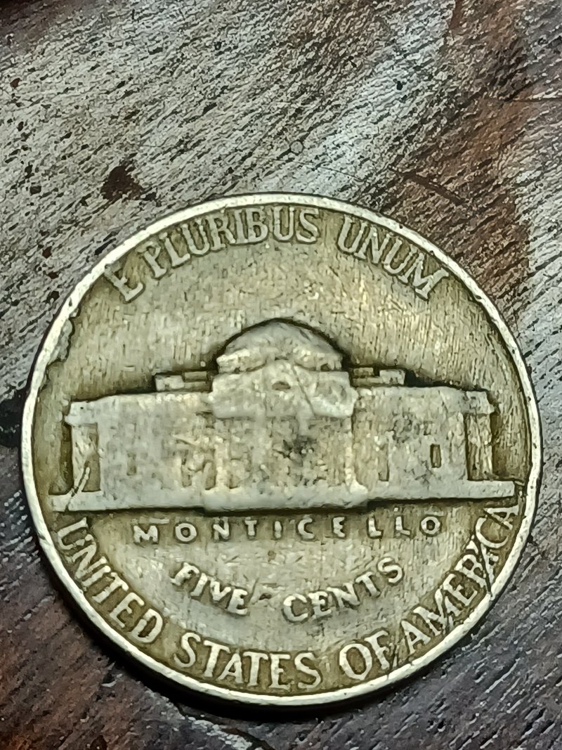 1942-Jefferson.-Very-Small-Cud-Or-Damage?