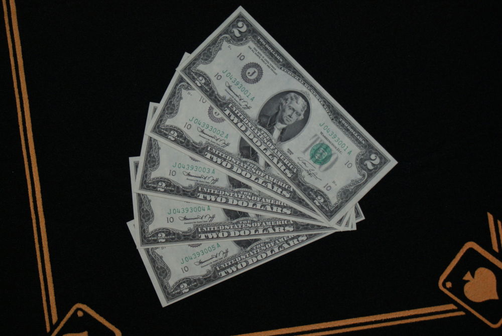 Series-1976-$2-Uncirculated-Sequential-Sn