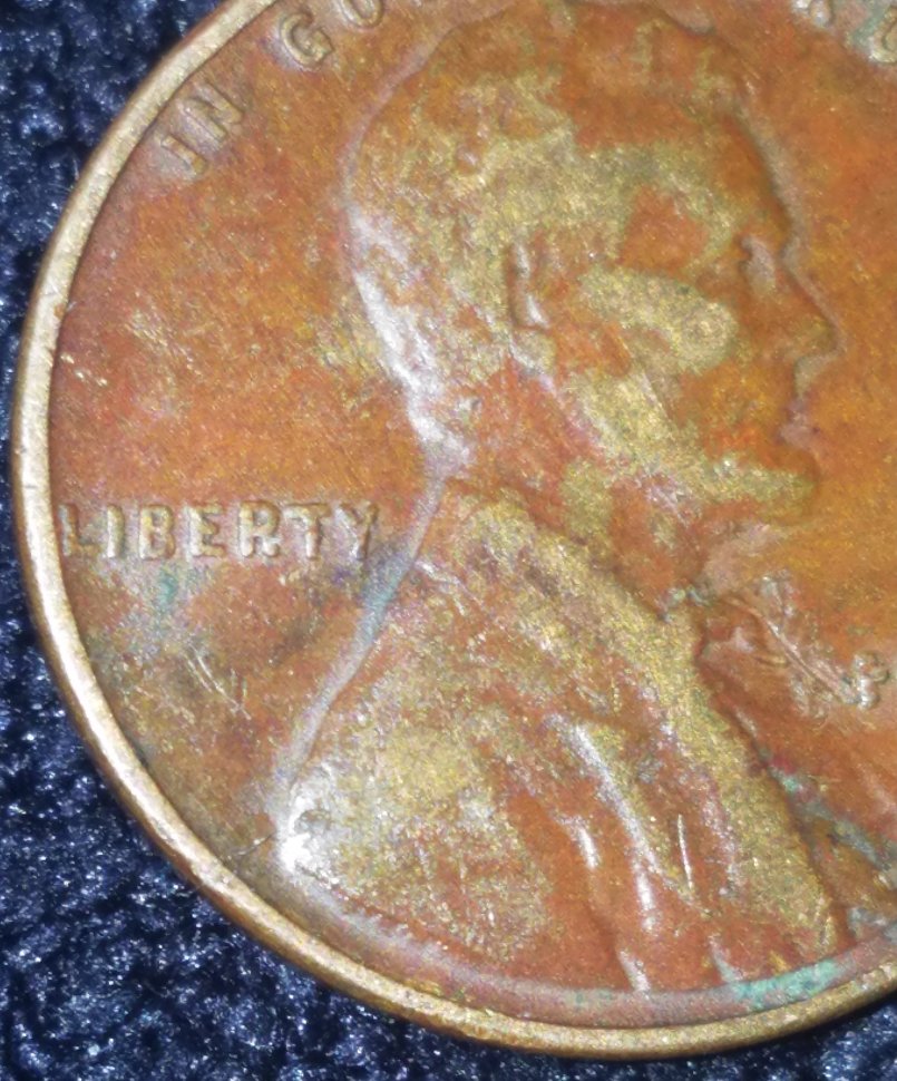 1941-Lincoln-Wheat-Penny-With-A-Lot-Going-On