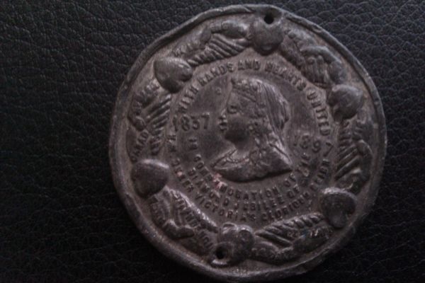Queen-Victoria-Diamond-Jubilee-Medal-Never-Seen-Another-One