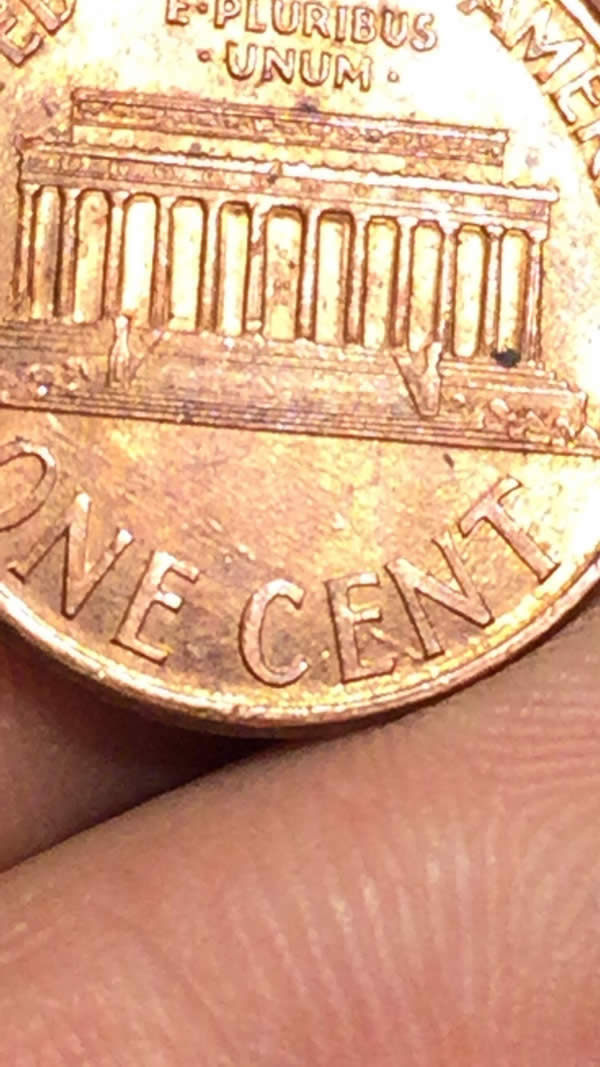 Is-This-A-Dye-Break-Between-The-E-And-The-N-In-Cent