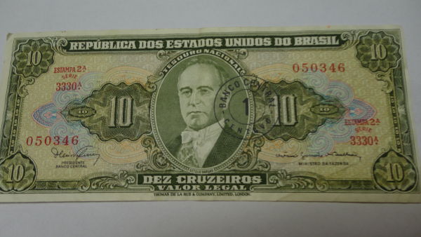 Large-Collection-Of-Banknotes-To-Be-Identified-And-Value