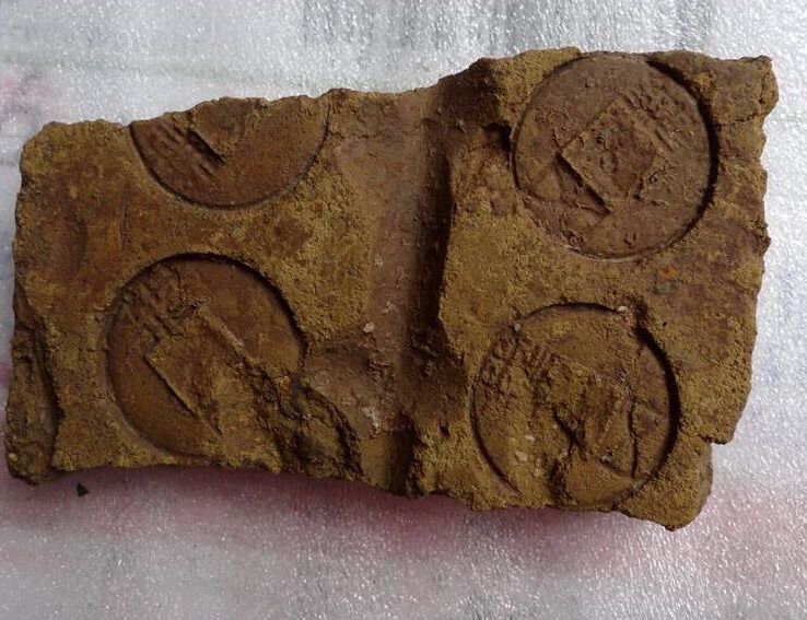 Ancient-Chinese-Wu-Zhu-Coin-Mould-For-Your-Viewing.
