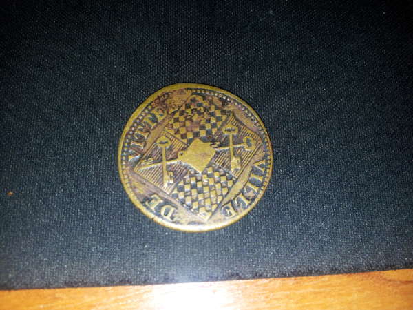Help-ID-Coin-L.vitellivs