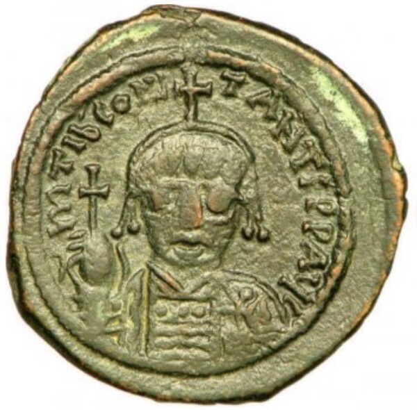 Confusing-Tiberius-II-Constantine-Follis---Help-Please.