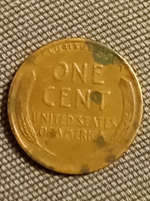 1946-D-Wheat-Penny.is-It-Normal?