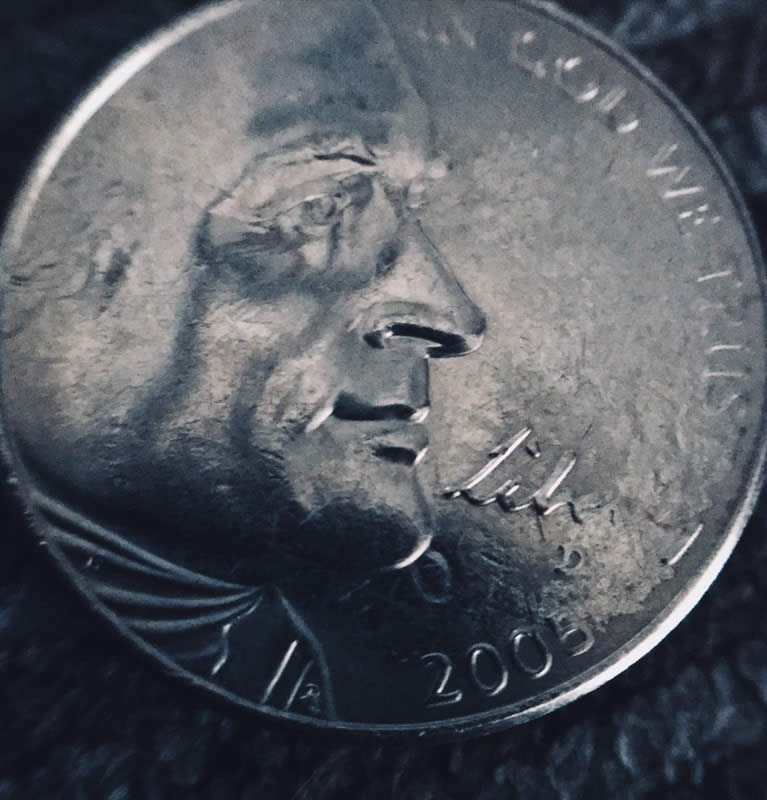 2005-D-Bison-Nickel..�0�-Under-The-Chin.-Take-A-Look!!
