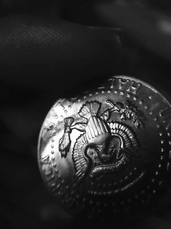 1971-D-Kennedy-Half-Dollar.-I�m-Seeing-A-Shadowy-Image?!