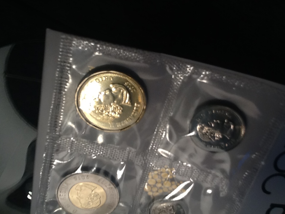 Canada-2016-Uncirculated-Set-#148390-Contains-2015-Loonie