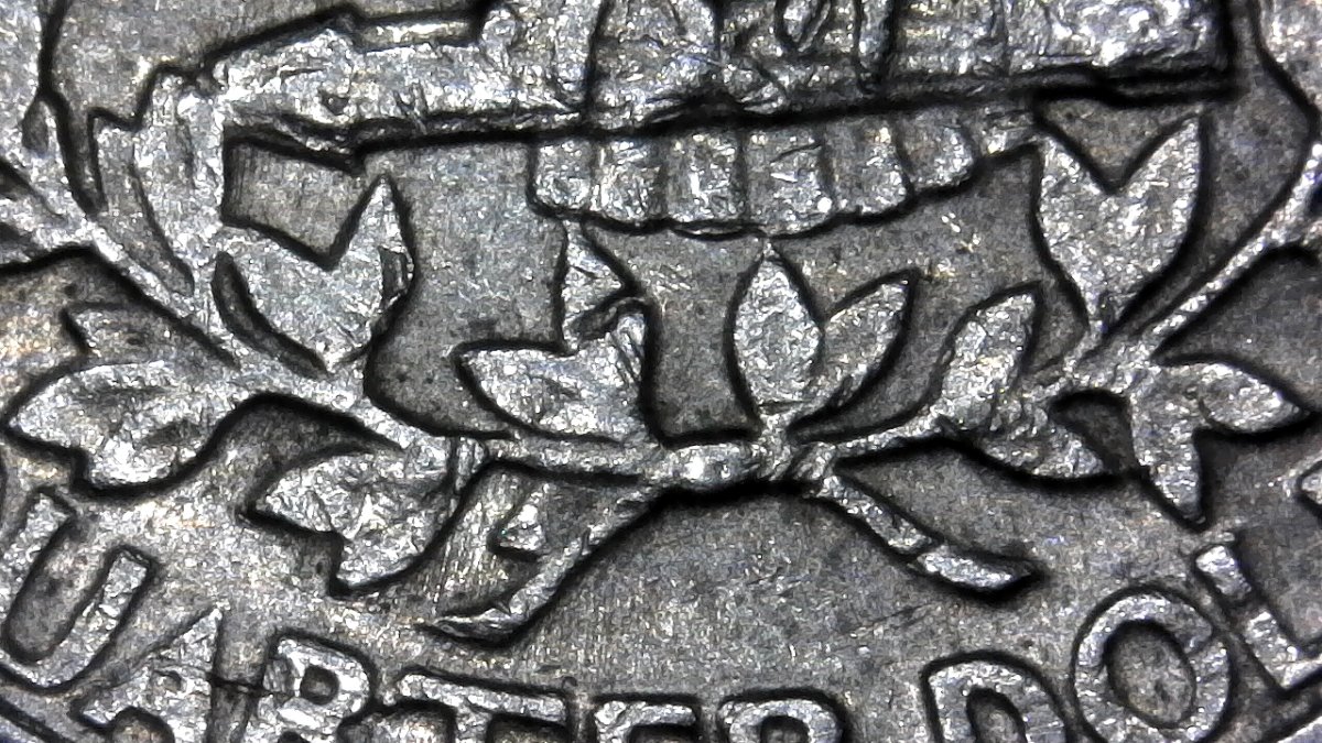 1983-P-Quarter-Split-Leaf-At-The-Bottom