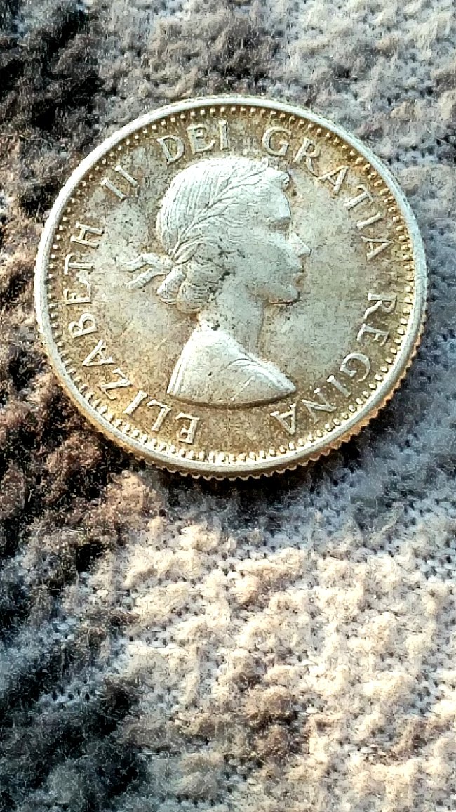 1959-Silver-Dime,-Possible-Or-Error-Or-PMD-On-E-In-Cents