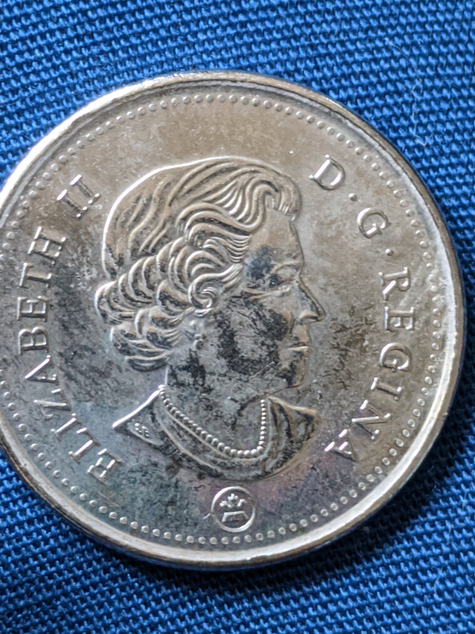 Is-This-A-Lamination-Error-On-This-2019-Canadian-Quarter?