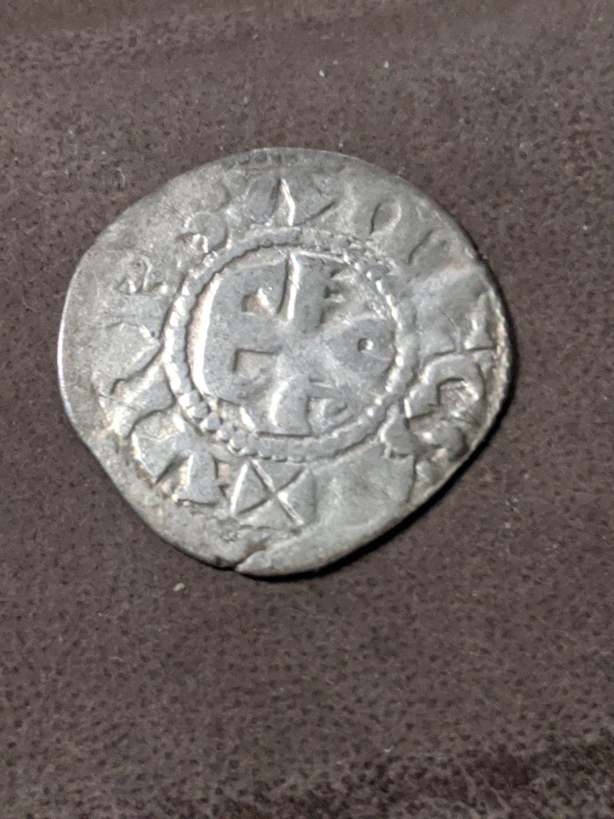 My-Buddy-Has-A-Coin-He-Want-To-Identify.