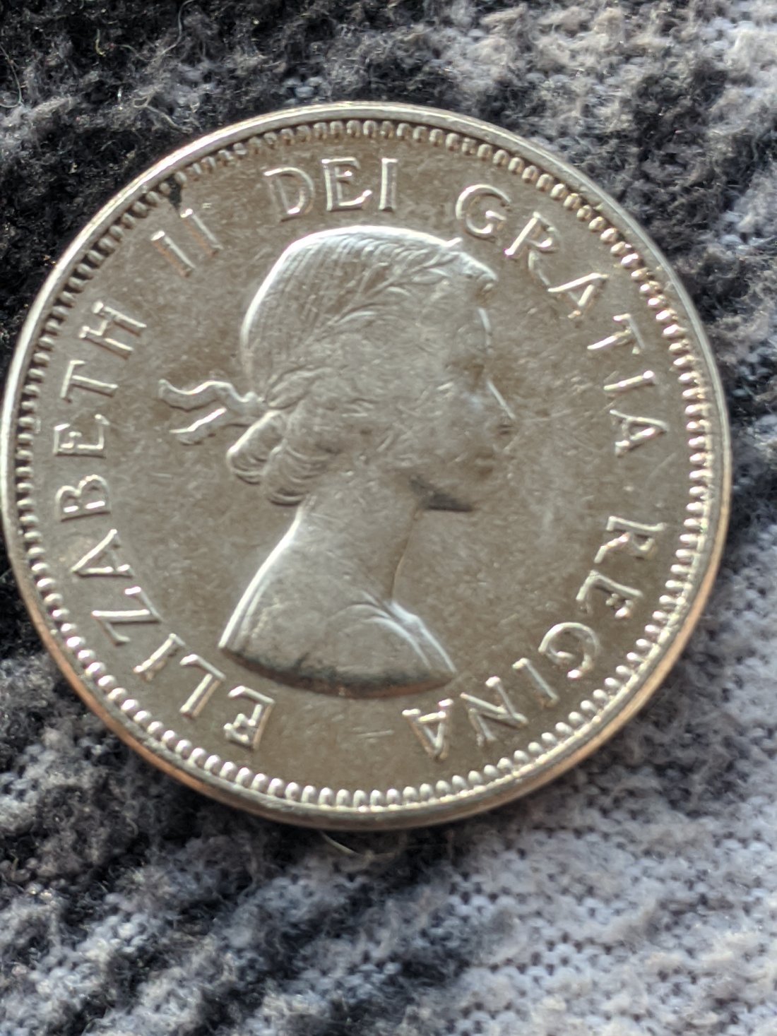 1964-Canadian-5cents,-Unlisted-Doubling-On-Back-Of-Queens-Head