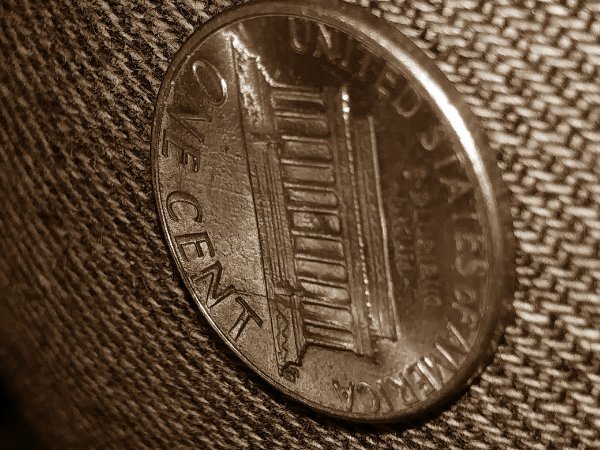 1984-D-Possible-Die-Crack-Error-On-Reverse
