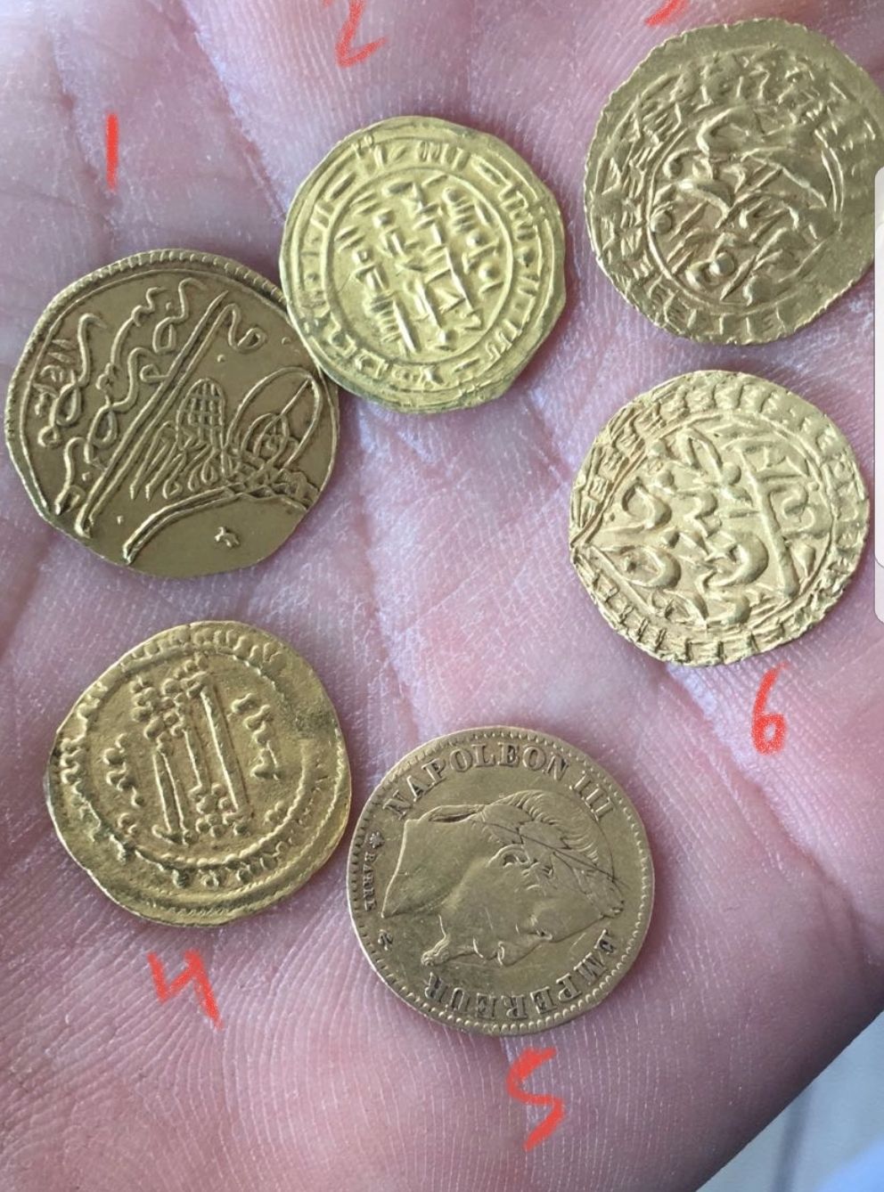 Heloo...i-Need-Your-Help-With-This-Gold-Coins