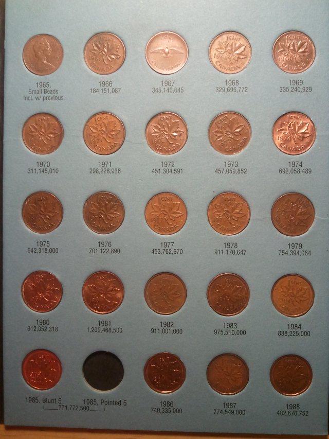 Found-All-These-Canadian-Pennies-In-US-Penny-Boxes