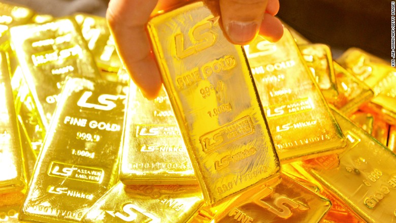 25%-Of-Physical-Gold-Buyers-Are-Crazy,-Metals-Executive-Says