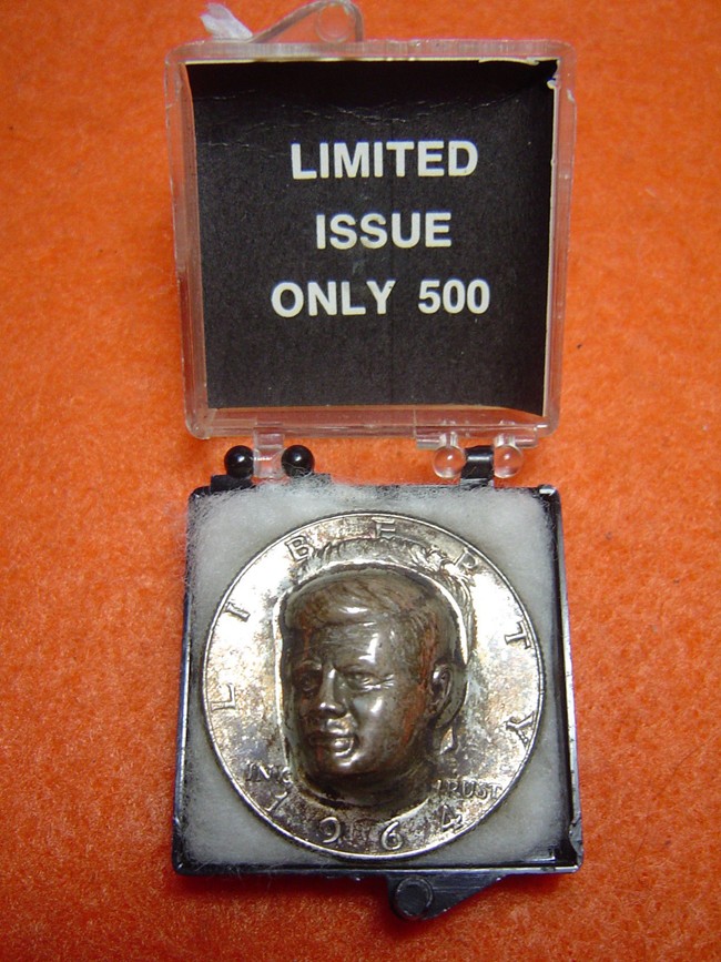 1960-D-USA-Lincoln-1-Cent-Coin-With-Masonic-Symbol-Punch-Sb1