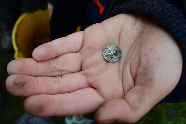Young-Archaeologists-Uncover-King-Edward-I-Coin