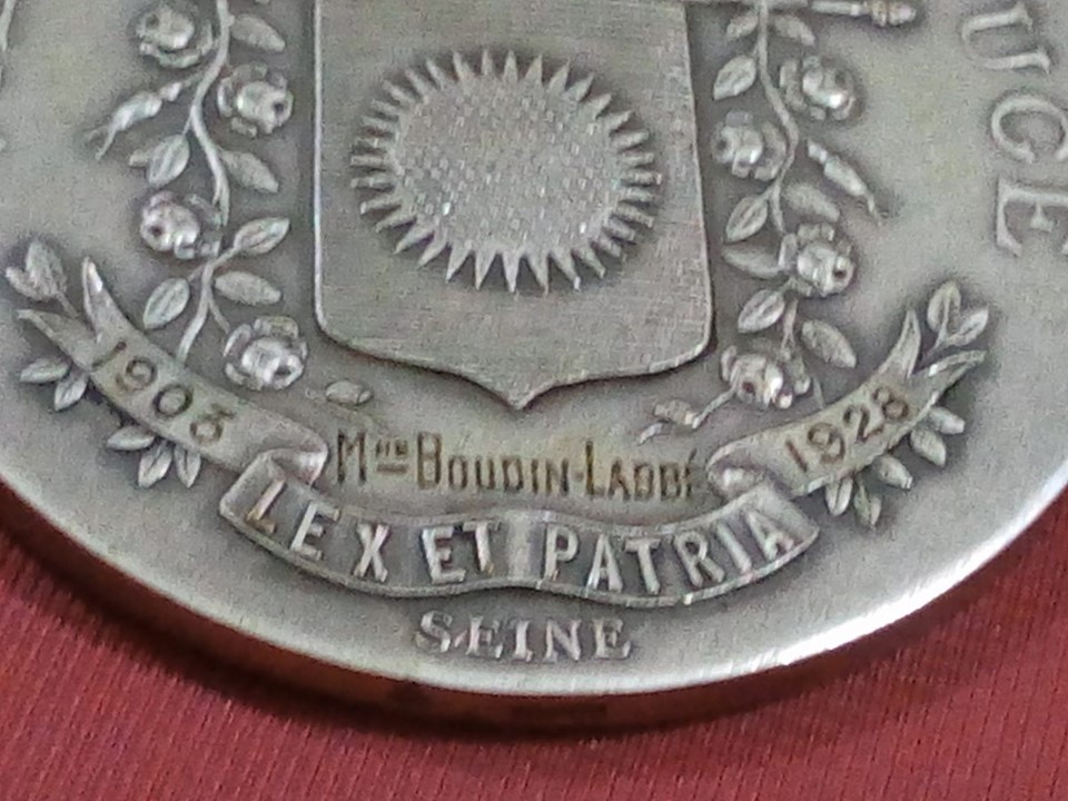 Would-You-Please-Help-On-Identifying-The-Medal