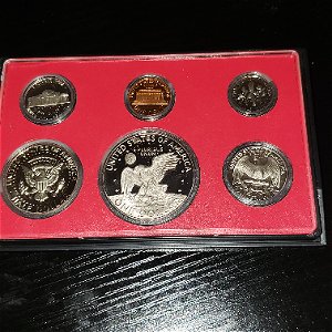 I-Got-A-Mint-Uncirculated-1978-Set-From-Amazon-But-The-Penny-Is-Messed-Up.