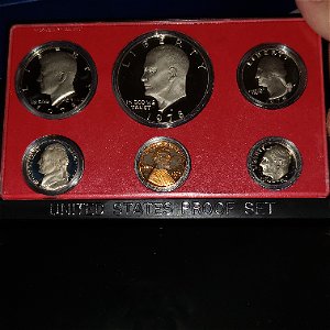 I-Got-A-Mint-Uncirculated-1978-Set-From-Amazon-But-The-Penny-Is-Messed-Up.