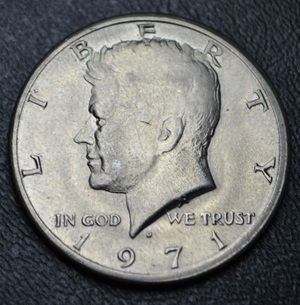 1971-D-Kennedy-Half-Dollar---Chin-Area-Misaligned?-Possible-Mint-Error