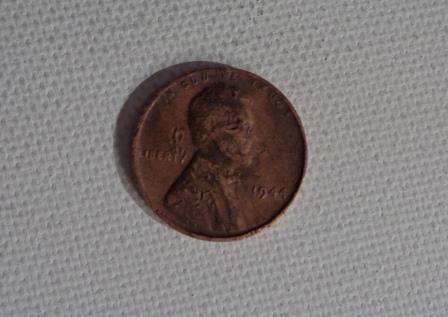 1944-Wheat-Penny-Looks-Like-It-Has-Dime-Features