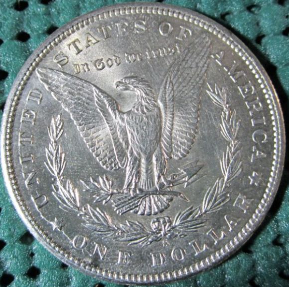 New-Camera-And-Coin-For-Grading---1900-S-Morgan-Dollar