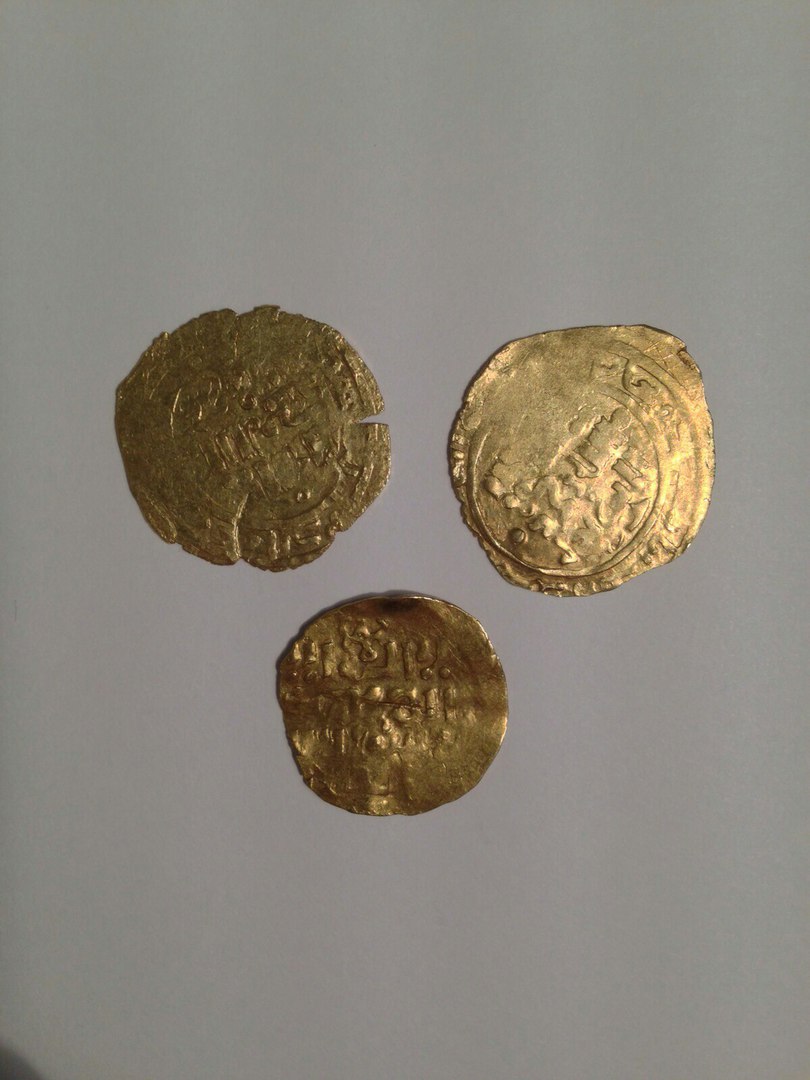 Help-Me-To-ID-These-Three-Golden-Coins