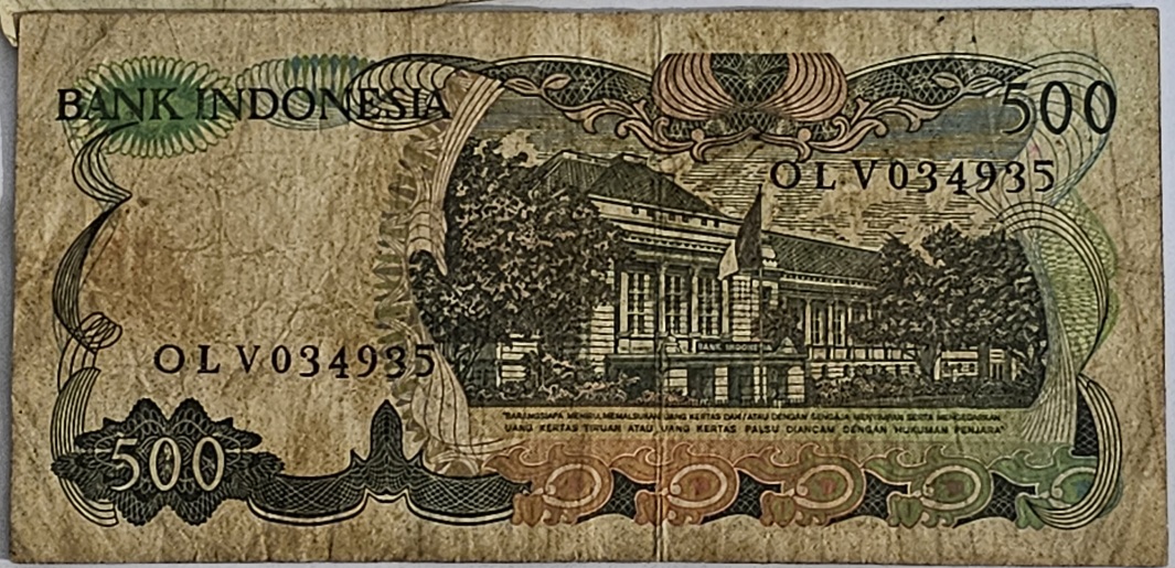 I-Have-Many-Paper-Notes-From-Many-Countries