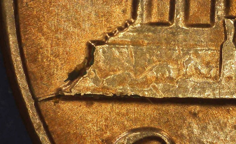 1983-P-With-5-Die-Cracks