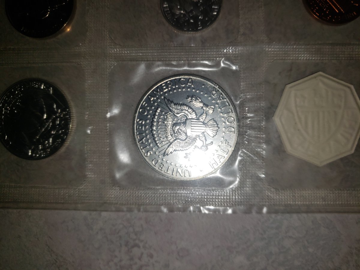 1964-Kennedy-Half-Dollar-Missing-Bottom-Of-I-Accented-Hair