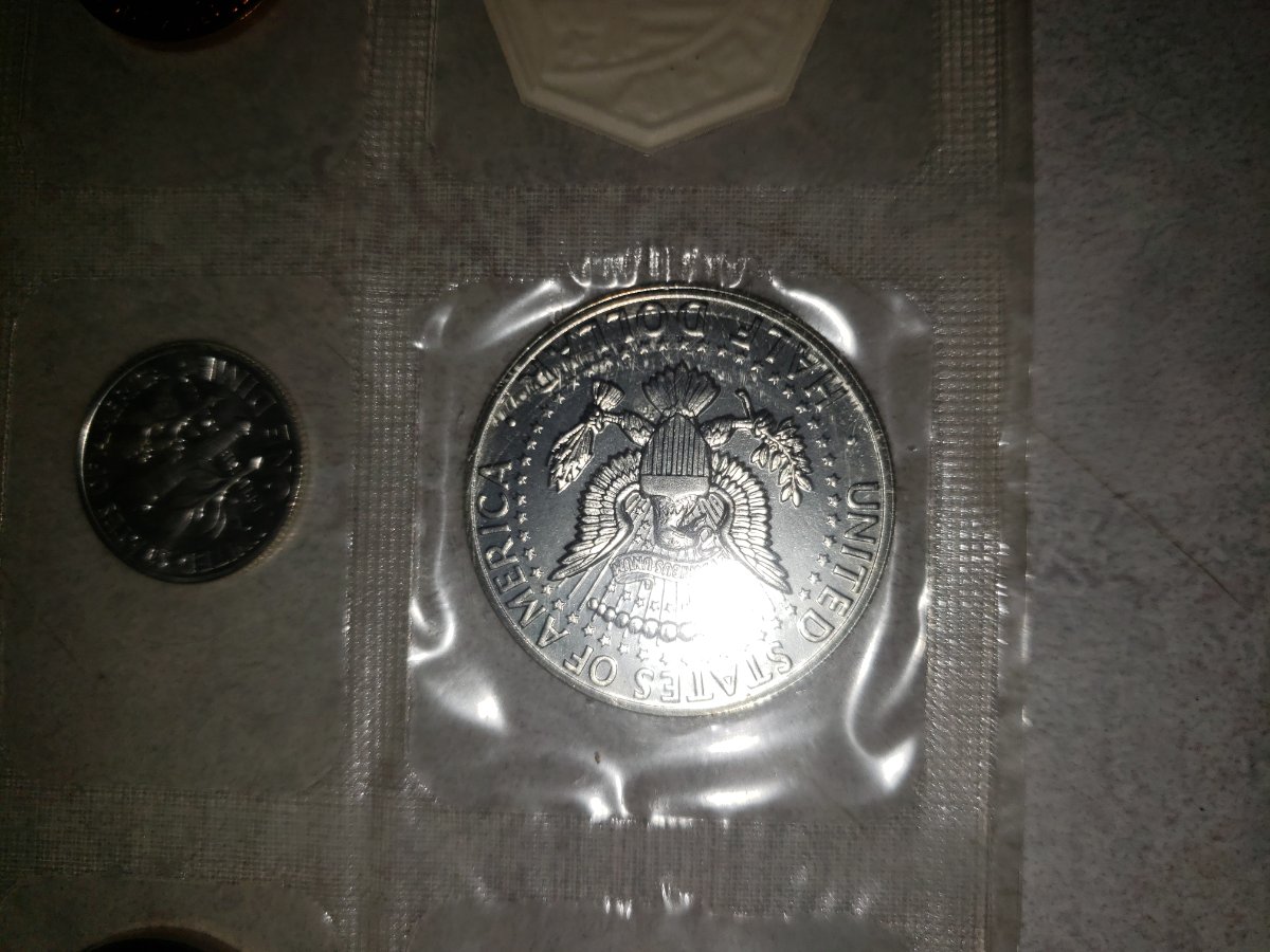 1964-Kennedy-Half-Dollar-Missing-Bottom-Of-I-Accented-Hair