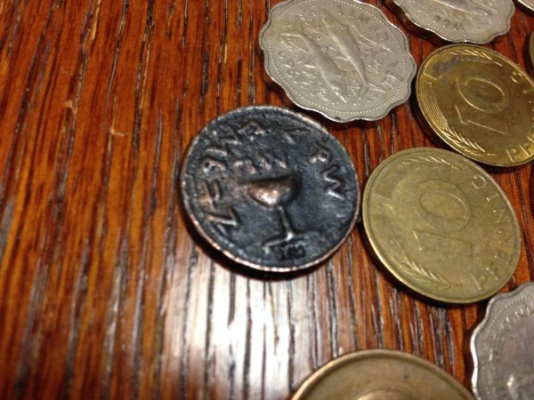 So-I-Work-For-A-Bank....-Lady-Comes-In-With-A-Bag-Of-Coins.
