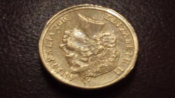 2005-$2-Coin-With-Rim-Error?