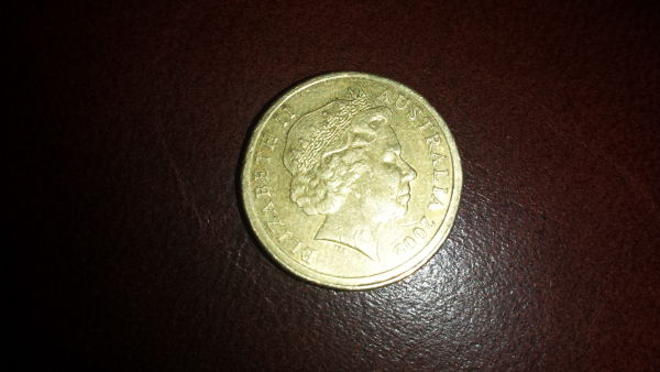 2005-$2-Coin-With-Rim-Error?