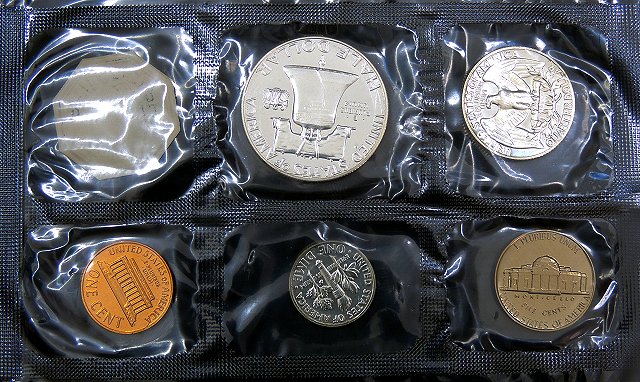 Photographing-Mint-Sets-In-Original-Packaging