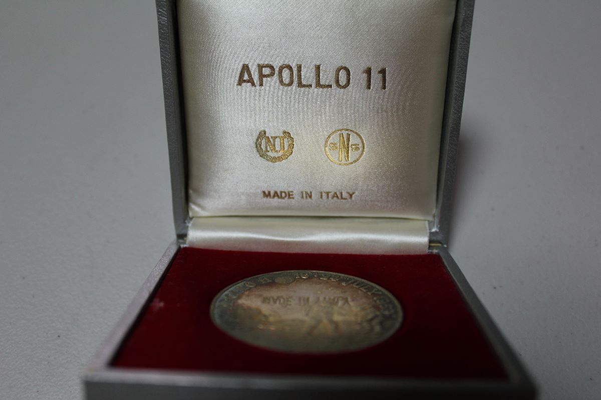 Apollo-11-Silver-Coin-Medal,-Please-Help.-Any-Info?