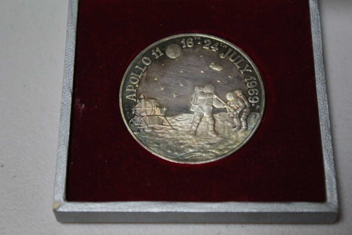Apollo-11-Silver-Coin-Medal,-Please-Help.-Any-Info?