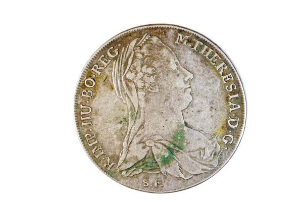 Cleaning-Verdigris-From-Silver-Coins.-One-Technique