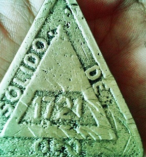 My-Friend-Has-This-Very-Strange-And-Unique-Piece