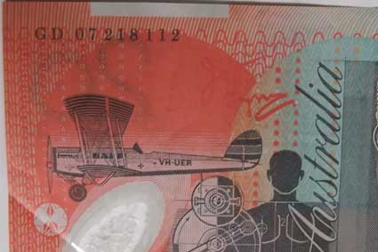 $20-Notes-With-Feint-Wavy-Lines