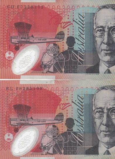 $20-Notes-With-Feint-Wavy-Lines
