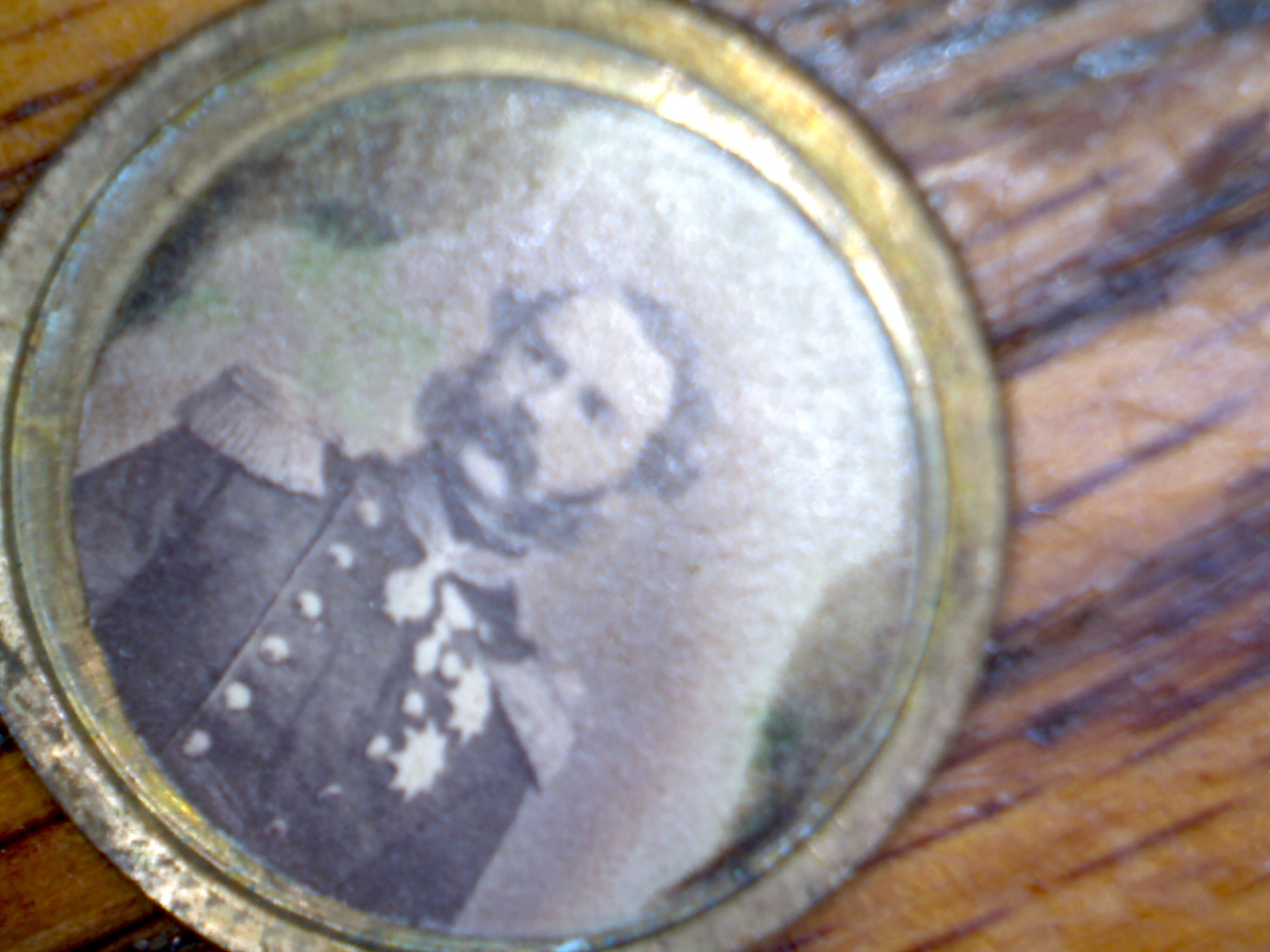 This-Coin-I-Cut-Ito--As-A-Ic-Of-A-Older-Or-King-Inside-Where-Is-This-From?