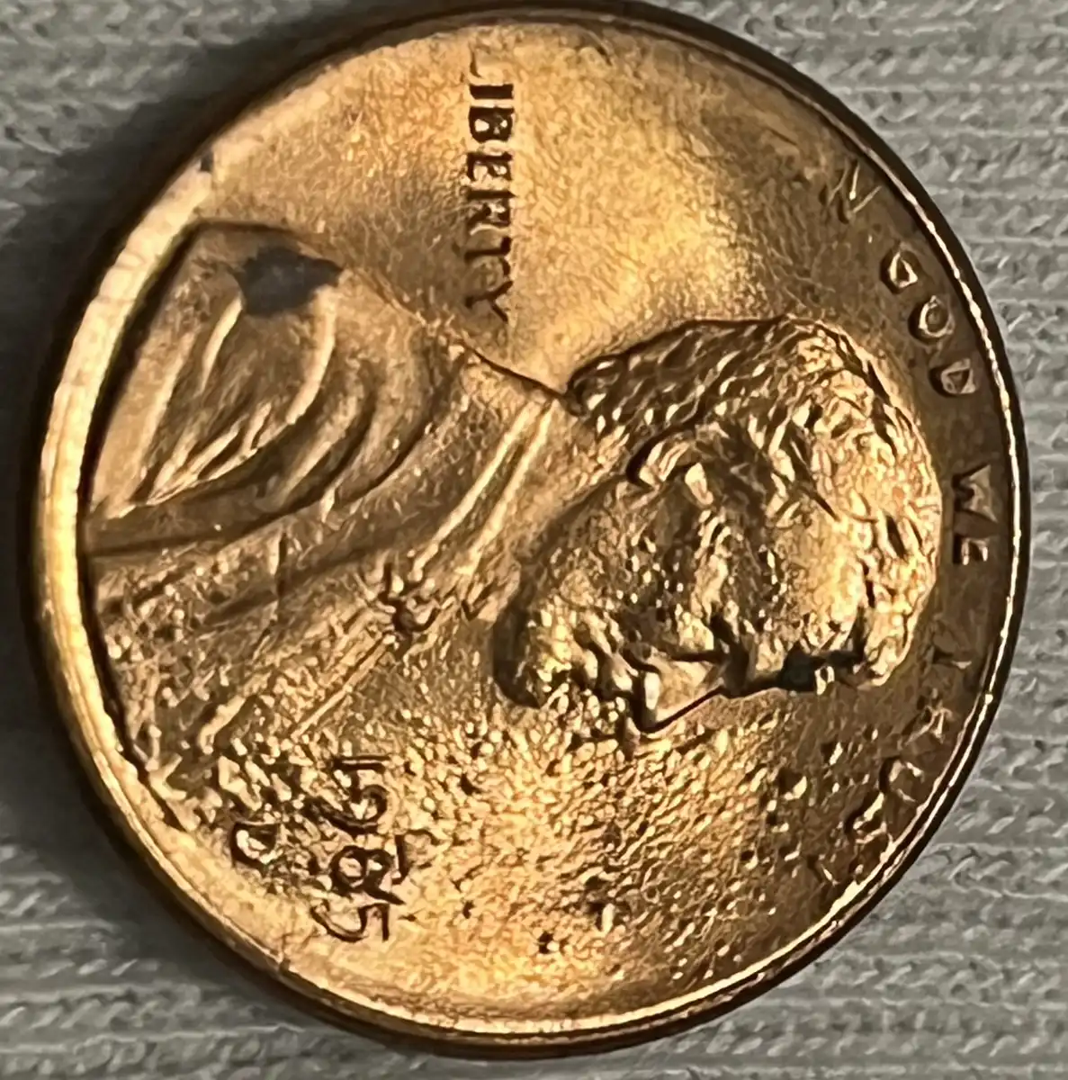 1985-D-Lincoln-Cent,-Error-Or-Something-Else?