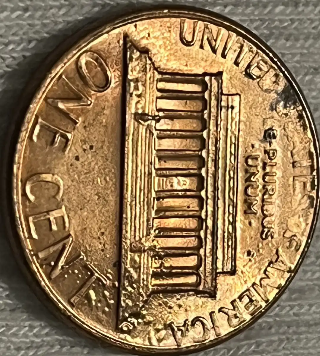 1985-D-Lincoln-Cent,-Error-Or-Something-Else?