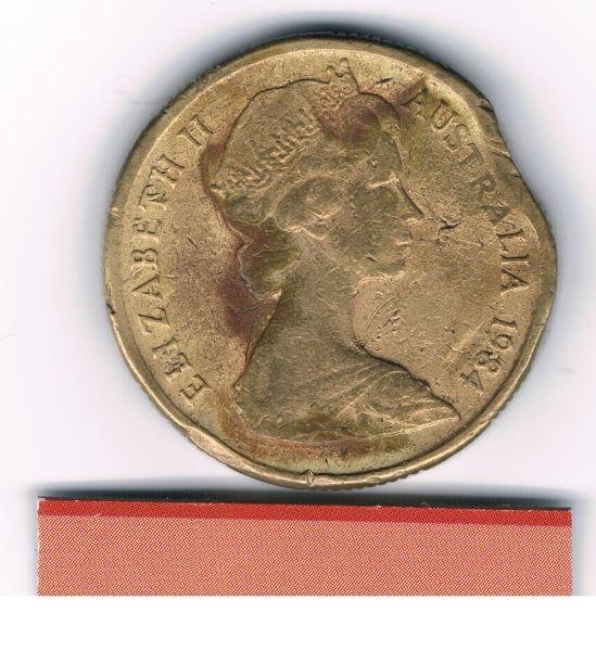 Odd-Looking-Australian-1984-$1.00-Coin