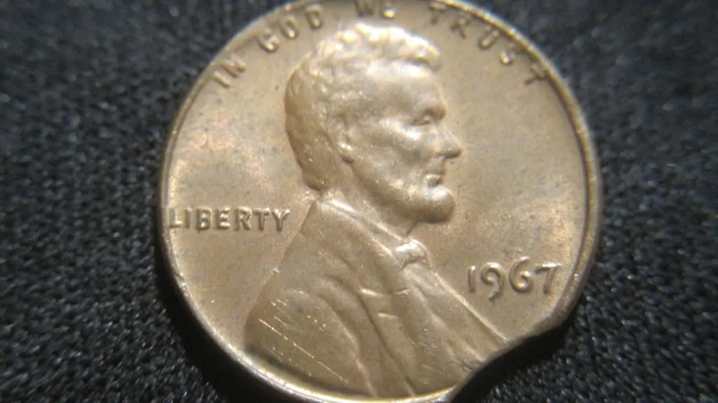1967-Lincoln-Memorial-Cent-Clipped-Planchet?-Is-This-Legit-Or-PMD?